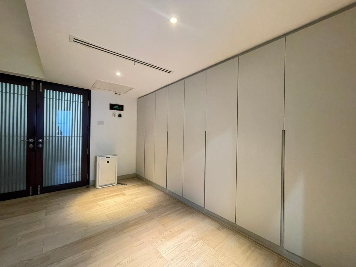 ขายทาวน์โฮมสุขุมวิท อโศก ทองหล่อ : ขายทาวน์โฮม กลางทองหล่อ สุขุมวิท 49