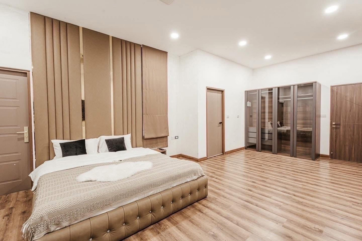 ขายบ้านพระราม 5 ราชพฤกษ์ บางกรวย : บ้านหรู หลังใหญ่ พร้อมสระว่ายน้ำ ✨ บ้านเดี่ยว ราชพฤกษ์ ซอยบางกร่าง 63/1 / 5 ห้องนอน (ขาย), Detached House Ratchaphruek Soi Bang Krang 63/1 / 5 Bedrooms (FOR SALE) AOM022