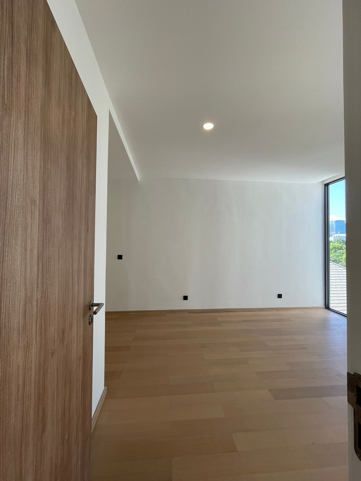 For SaleLadprao, Central Ladprao : [For Sale] Luxurious 3.5-story semi-detached house, Novel Residence Lat Phrao 18, usable area 417.4 sq m, like a single house in the heart of the city! Experience luxury living with the utmost privacy. In a potential location “Lat Phrao-Ratchada&