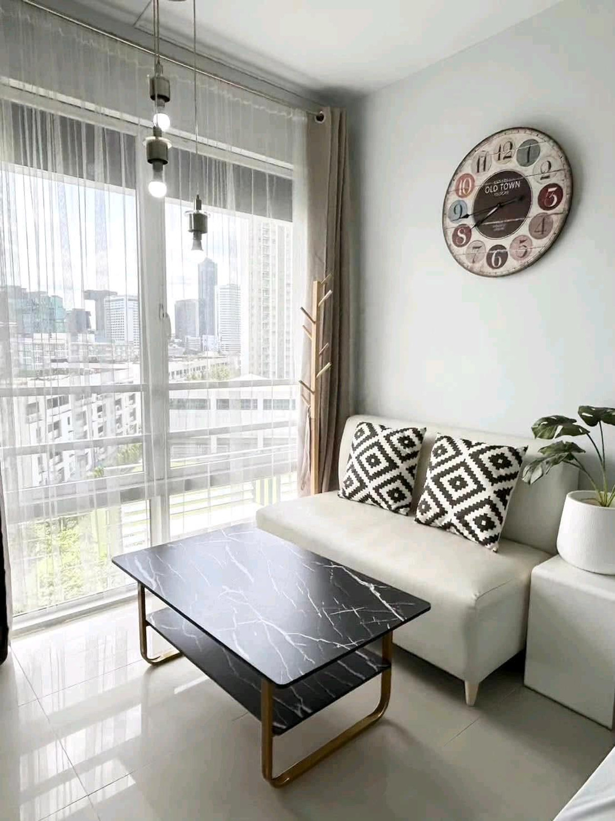 ให้เช่าคอนโดพระราม 9 เพชรบุรีตัดใหม่ RCA : For Rent : i House laguna garden rca condominium 