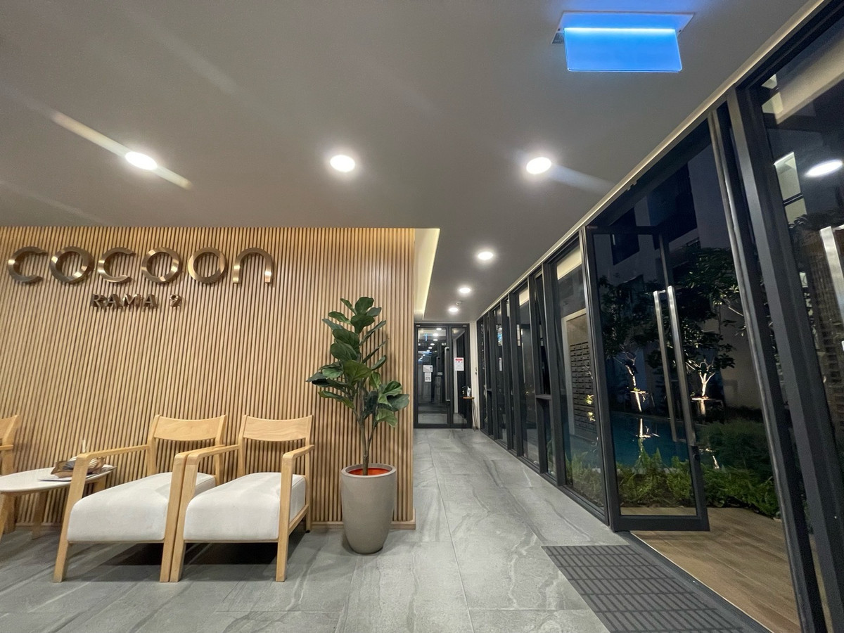 ให้เช่าคอนโดพระราม 9 เพชรบุรีตัดใหม่ RCA : ให้เช่าคอนโด Cocoon พระราม9
คอนโดมือ2 ตกแต่งสไตล์มินิมอล อยู่มา5 ปี พร้อมเฟอร์นิเจอร์ และเครื่องใช้ไฟฟ้า มีส่วนกลางครบครัน
ทำเลดี อยู่หลังรพ.สมิติเวชศรีนครินทร์ 
เข้าออกได้3 ทาง ถนนพระราม9 ถนนศรีนครินทร์ และถนนหัวหมาก ใกล้มหาวิทยาลัยเอแบค และ ม.รามคำแห