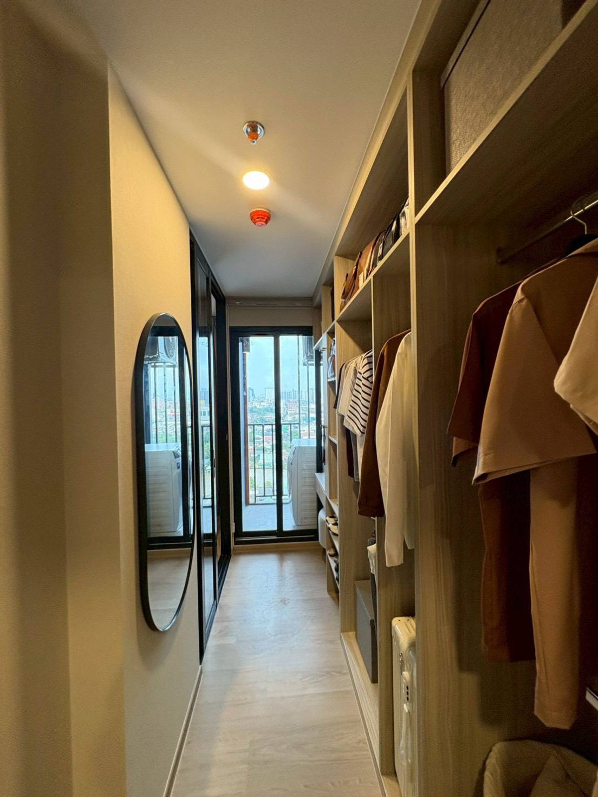 Sale DownCondoPinklao, Charansanitwong : Selling down payment Origin Bang Khun Non, 1 Bed room, owner sells it himself. Cheapest price, selling at a loss, full discount, new room, pets allowed.  Complete electrical appliances