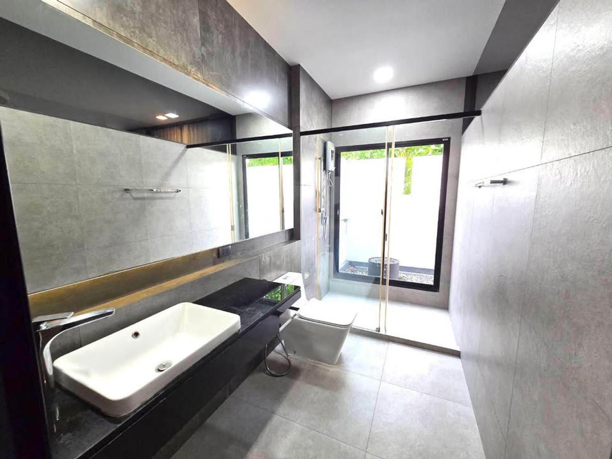 For RentHouseBangna, Bearing, Lasalle : 🎗️𝗥𝗲𝗻𝘁 85,000 THB/month (Vive Bangna Vive bangna km7)🎗️