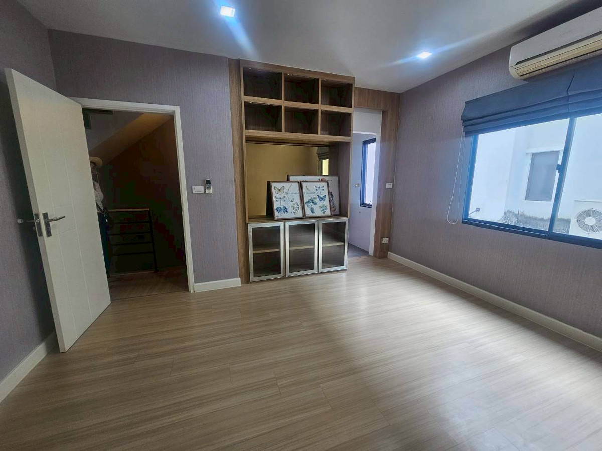 ให้เช่าทาวน์โฮมสมุทรปราการ สำโรง :  ✨ [YR678] ทาวน์โฮม 3 ชั้น Plex Bangna: ที่พักระดับผู้บริหาร ทำเลทองติดถนนใหญ่