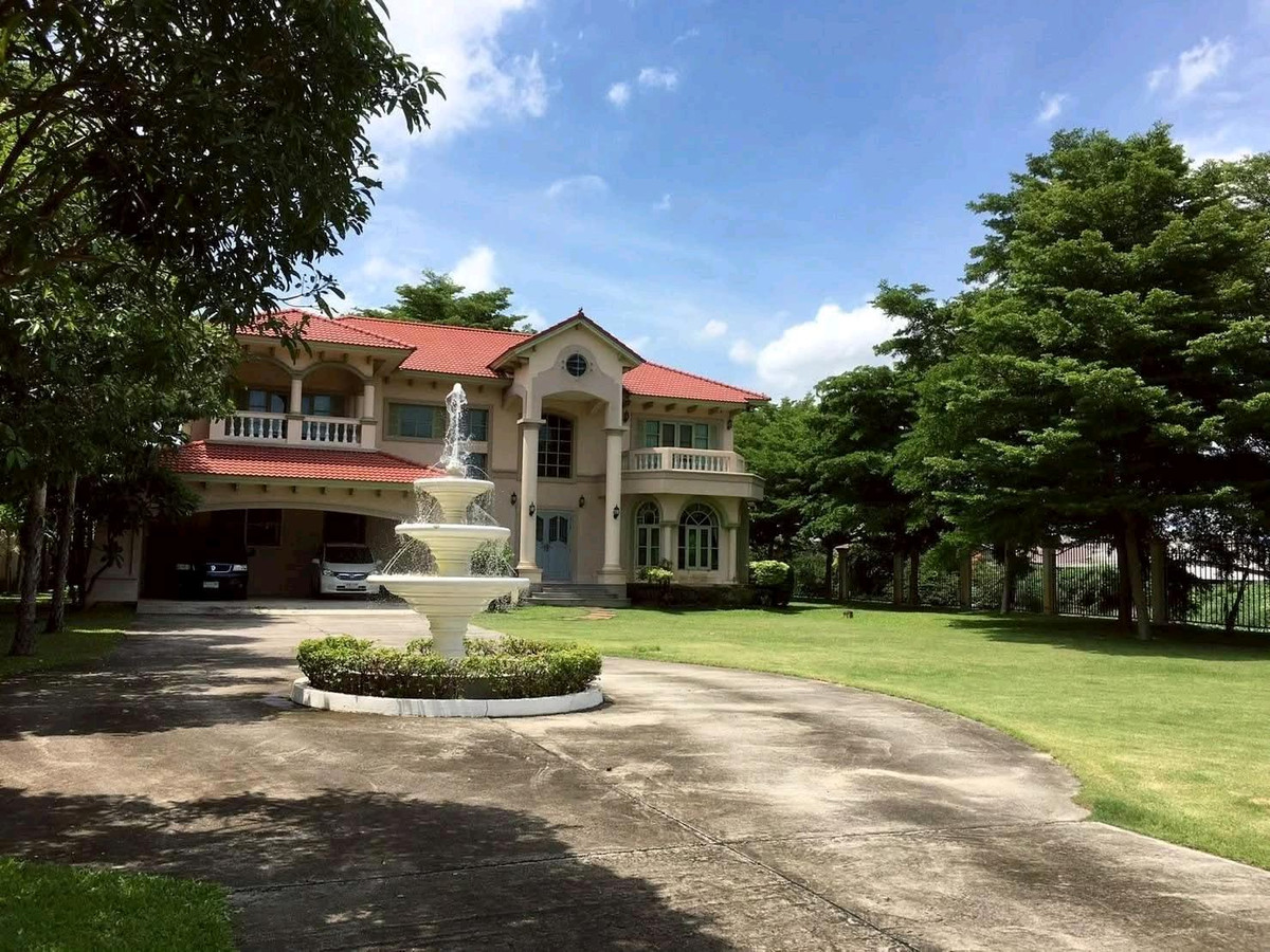 ให้เช่าบ้านสมุทรปราการ สำโรง : 🍃✨ คฤหาสน์หลังใหญ่ บนที่ดินผืนงาม ติดริมน้ำ บรรยากาศส่วนตัว เหมาะสำหรับอยู่อาศัยระดับผู้บริหาร หรือทำเป็นบ้านพักตากอากาศ
