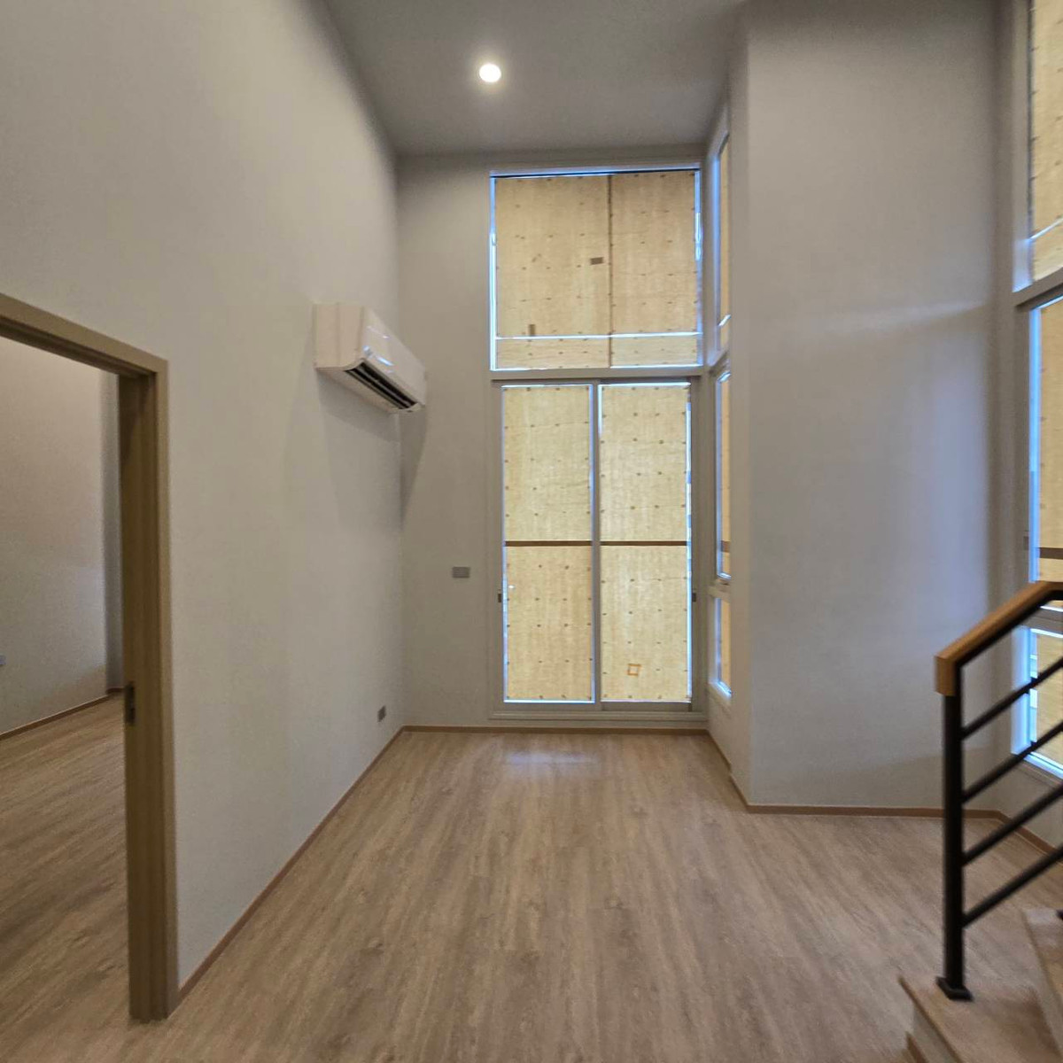 Sale DownCondoSiam Paragon ,Chulalongkorn,Samyan : Urgent before returning to the current price. Culture Chula 2bed 2bth, usable area 71.5sq.m. with two parking spaces, only 14.29mb. Call 095 7615782