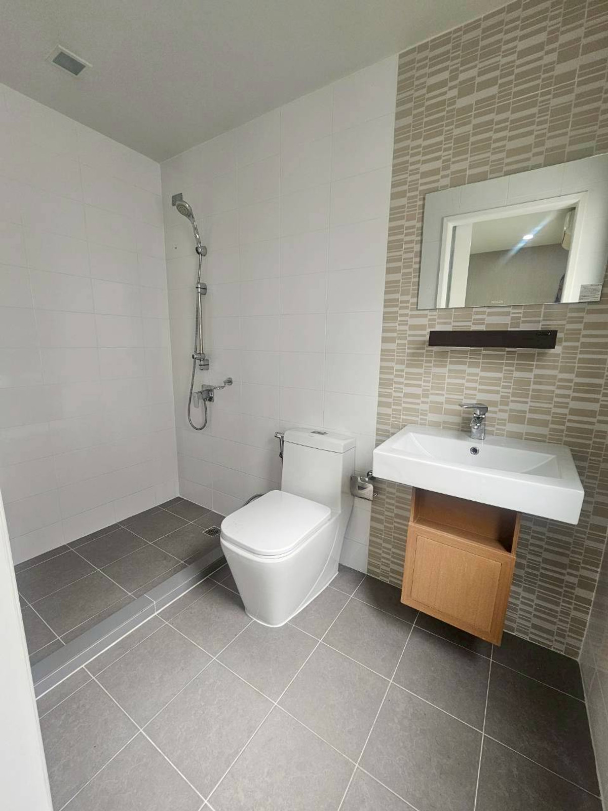 ให้เช่าทาวน์โฮมสมุทรปราการ สำโรง :  ✨ [YR678] ทาวน์โฮม 3 ชั้น Plex Bangna: ที่พักระดับผู้บริหาร ทำเลทองติดถนนใหญ่