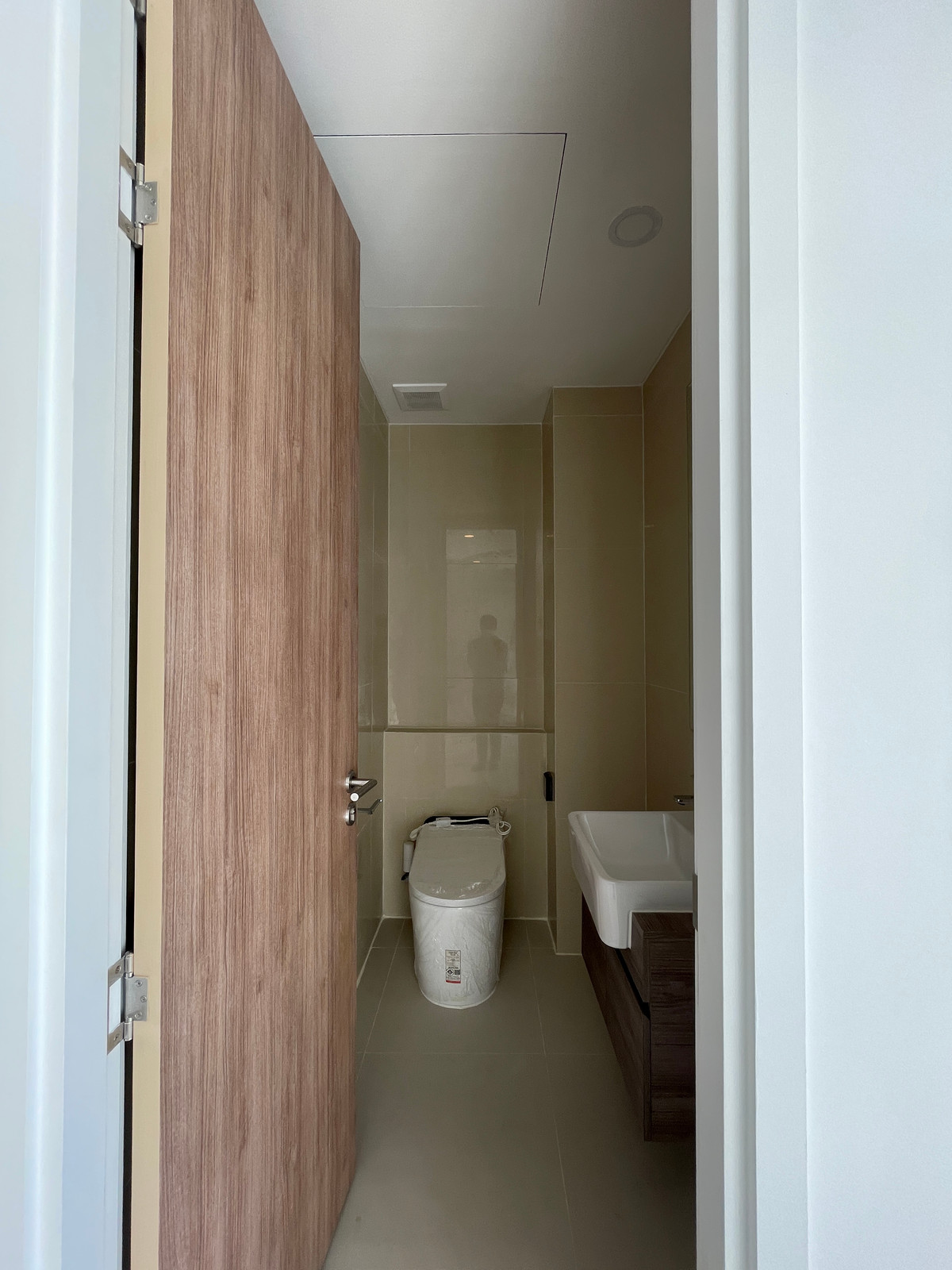 For SaleLadprao, Central Ladprao : [For Sale] Luxurious 3.5-story semi-detached house, Novel Residence Lat Phrao 18, usable area 417.4 sq m, like a single house in the heart of the city! Experience luxury living with the utmost privacy. In a potential location “Lat Phrao-Ratchada&