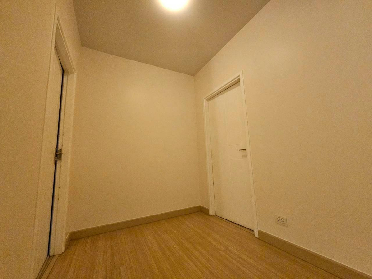 ให้เช่าทาวน์โฮมสมุทรปราการ สำโรง : ✨ ทาวน์โฮมหลังมุม รีโนเวทใหม่ทั้งหลัง: ที่พักระดับผู้บริหาร บนถนนหลักโครงการ Plex Bangna