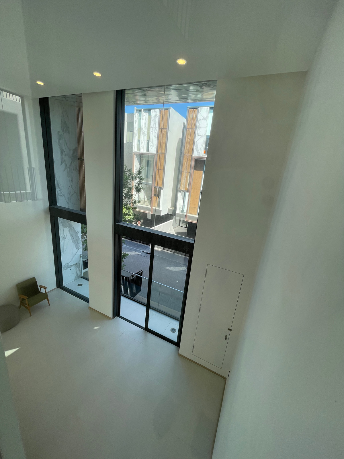 For SaleLadprao, Central Ladprao : [For Sale] Luxurious 3.5-story semi-detached house, Novel Residence Lat Phrao 18, usable area 417.4 sq m, like a single house in the heart of the city! Experience luxury living with the utmost privacy. In a potential location “Lat Phrao-Ratchada&