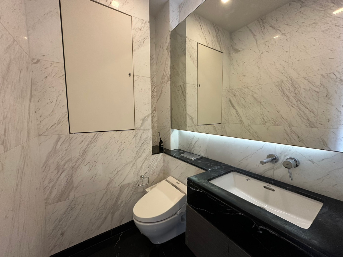 ให้เช่าคอนโดสีลม ศาลาแดง บางรัก : Condo for rent Saladaeng One Monthly 80,000 thb.