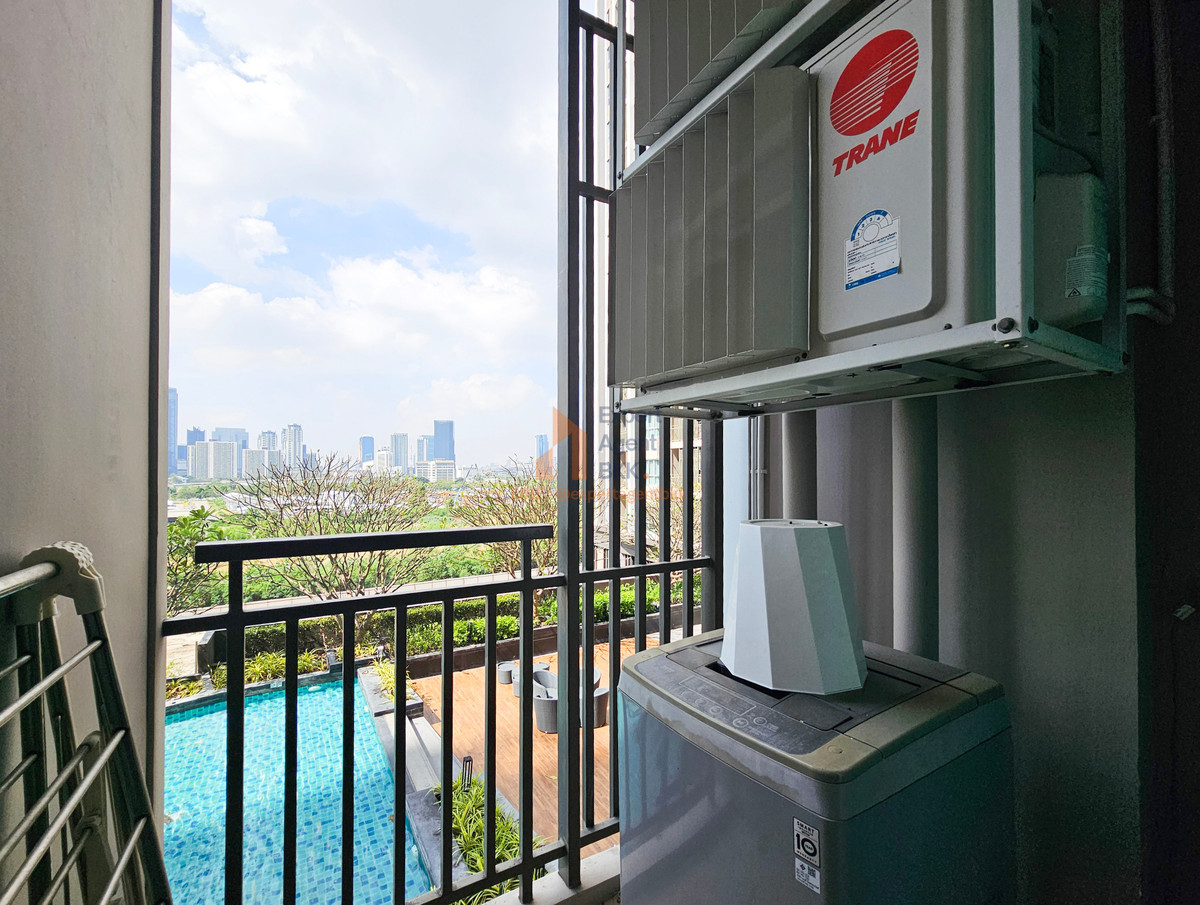 ขายคอนโดพระราม 9 เพชรบุรีตัดใหม่ RCA : 💎 ด่วน! 1 นอนไซส์ใหญ่ วิวสระ ราคาตรม.ถูกสุดในโครงการ ขาย/SALE : Supalai Veranda Rama 9 (ศุภาลัย เวอเรนด้า พระราม9) - 1 ห้องนอน LC054