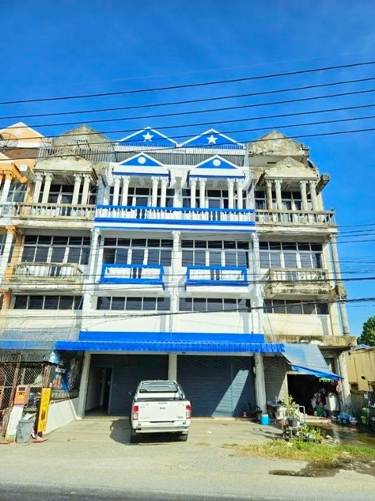 ให้เช่าอาคารพาณิชย์เยาวราช บางลำพู : รพ.สามพราน 5.1กม. ถ.เพชรเกษม ตลาดนัดเปโตร 1.4กม.ติดถนนใหญ่ ให้เช่าตึกแถว 5ชั้น 2คูหา 43ตร.วา. 700ตร.ม. นครปฐม