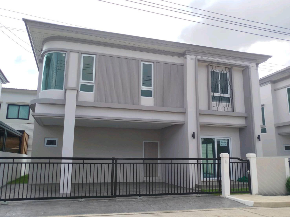 For RentHouseMin Buri, Romklao : Luxury house for rent Near Suvarnabhumi Airport, next to the club.