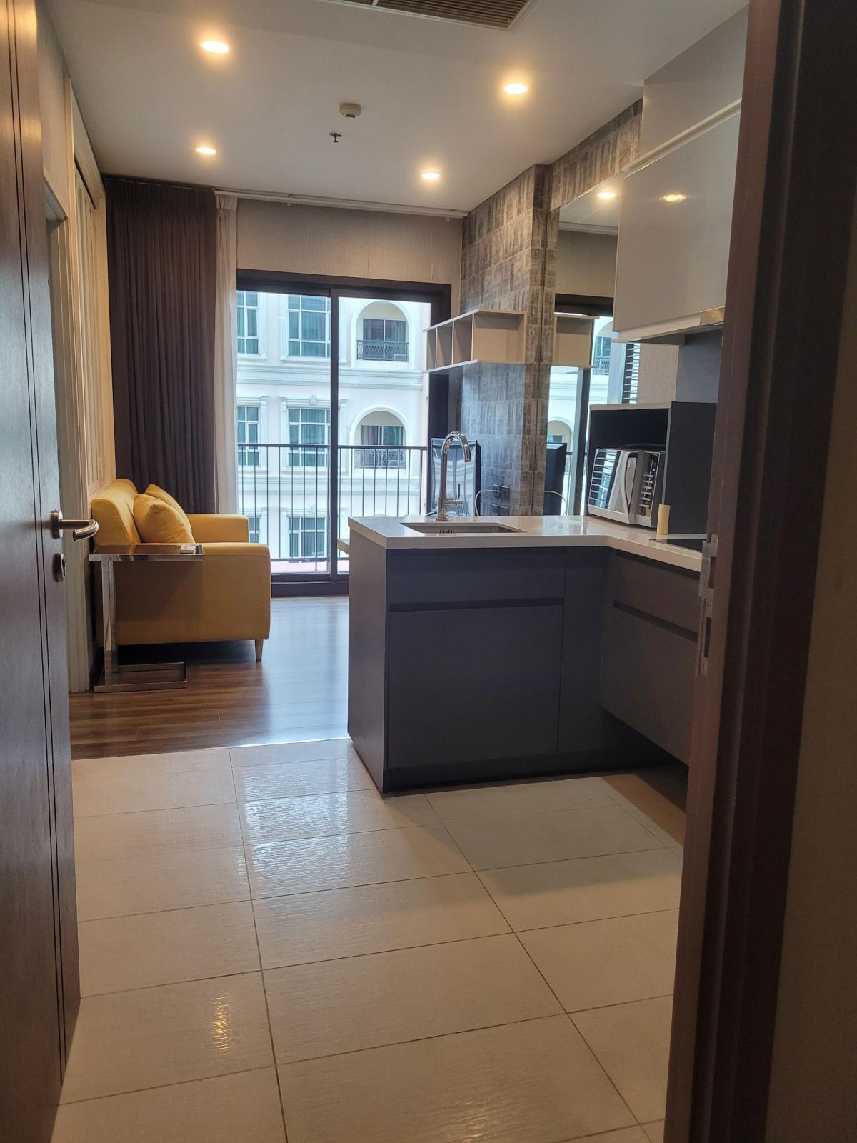 For RentCondoOnnut, Udomsuk : Rent a 1-bedroom condo at Wyne Sukhumvit near Phra Khanong BTSwith a swimming pool, fitness center for only 17,000 Baht/month!