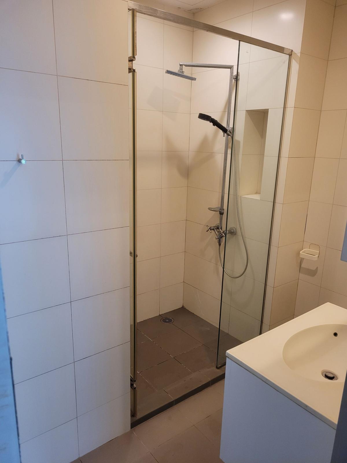 For RentCondoOnnut, Udomsuk : Rent a 1-bedroom condo at Wyne Sukhumvit near Phra Khanong BTSwith a swimming pool, fitness center for only 17,000 Baht/month!