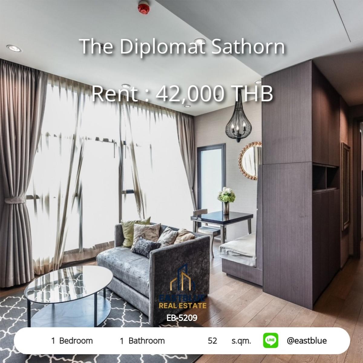 For RentCondoSathorn, Narathiwat : Rent a luxurious condo The Diplomat Sathorn 1 bedroom near BTS Surasak
with complete amenities for only 42,000 Baht/month!