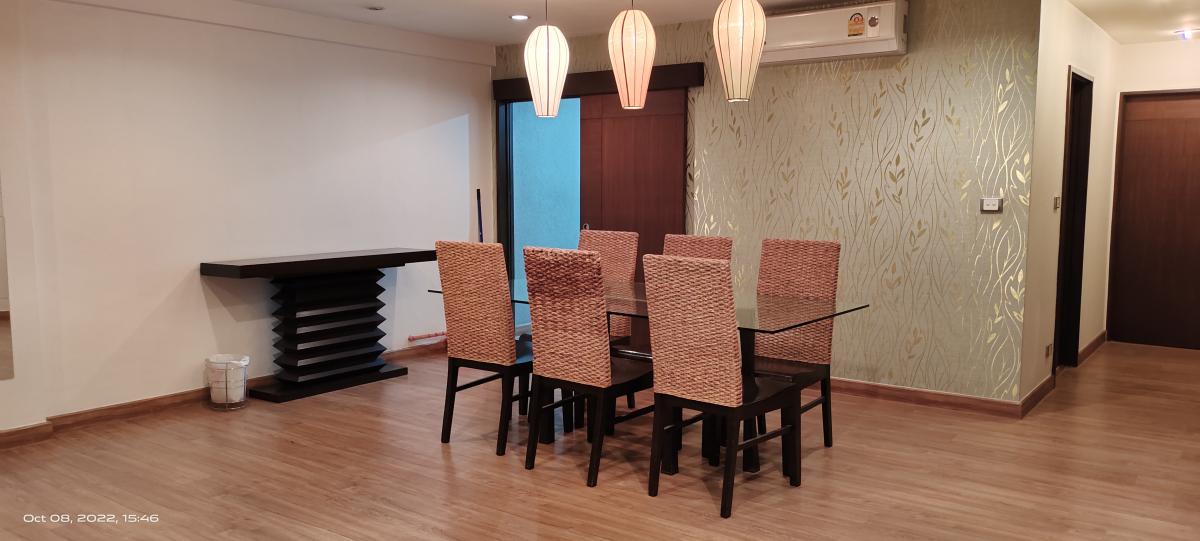 For RentCondoSilom, Saladaeng, Bangrak : 🏢 Rent a 3-bedroom condo at Silom City Resort near BTS Chong Nonsifor only 43,000 baht/month, with a swimming pool and fitness center!