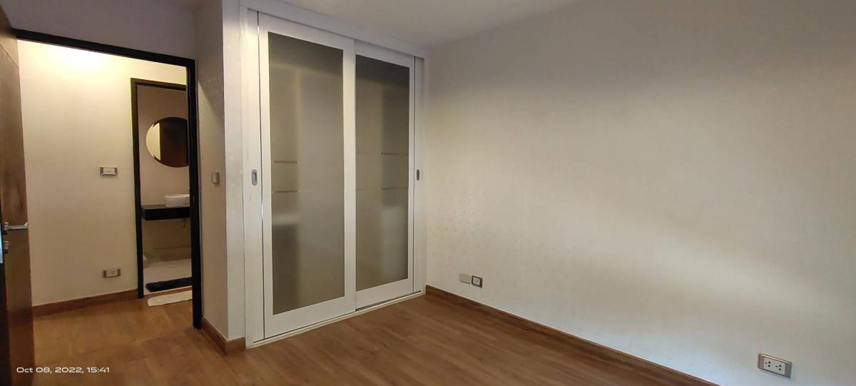 For RentCondoSilom, Saladaeng, Bangrak : 🏢 Rent a 3-bedroom condo at Silom City Resort near BTS Chong Nonsifor only 43,000 baht/month, with a swimming pool and fitness center!