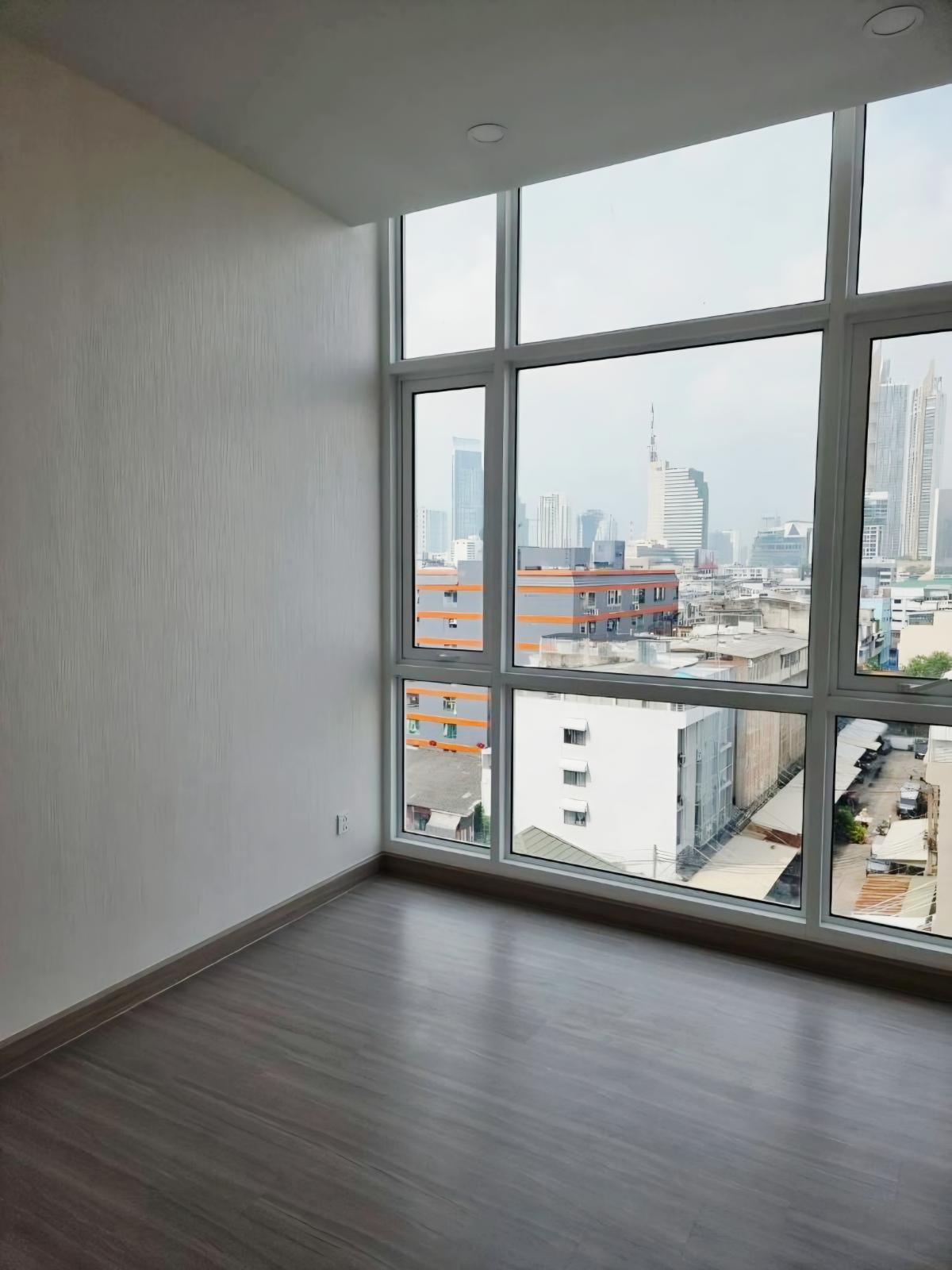 ขายคอนโดสยาม จุฬา สามย่าน : ราคาจริงรวมค่าใช้จ่ายแล้วคอนโดสุดหรูใจกลางสามย่าน 2 ห้องนอน ขนาด 80 ตรม. ใกล้ BTS/MRT เริ่ม 9.9 ล้าน! เติมเต็มไลฟ์สไตล์ด้วยสระว่ายน้ำ ฟิตเนส และ Sky Bar ส่วนตัว!