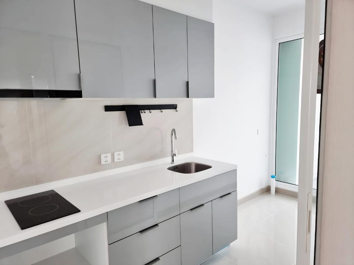 ขายคอนโดสยาม จุฬา สามย่าน : ราคาจริงรวมค่าใช้จ่ายแล้วคอนโดสุดหรูใจกลางสามย่าน 2 ห้องนอน ขนาด 80 ตรม. ใกล้ BTS/MRT เริ่ม 9.9 ล้าน! เติมเต็มไลฟ์สไตล์ด้วยสระว่ายน้ำ ฟิตเนส และ Sky Bar ส่วนตัว!