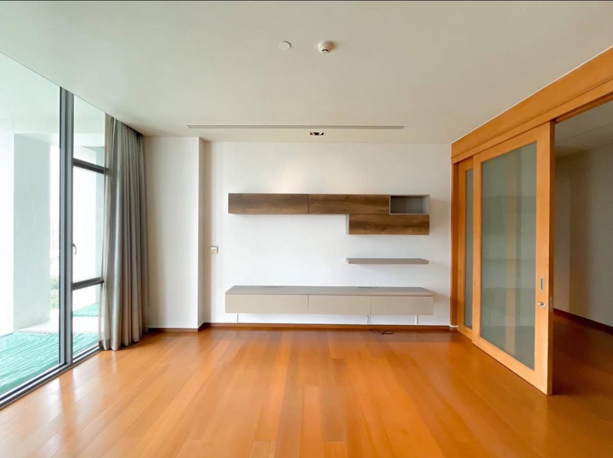 For SaleCondoSathorn, Narathiwat : Ultimate luxury in the heart of Sathorn! The Sukhothai Residences 3 bedrooms, 4 bathrooms, open view 351 sq.m.Ready to move in, close to BTS Lumpini, priced at 115 million, an unbeatable price!