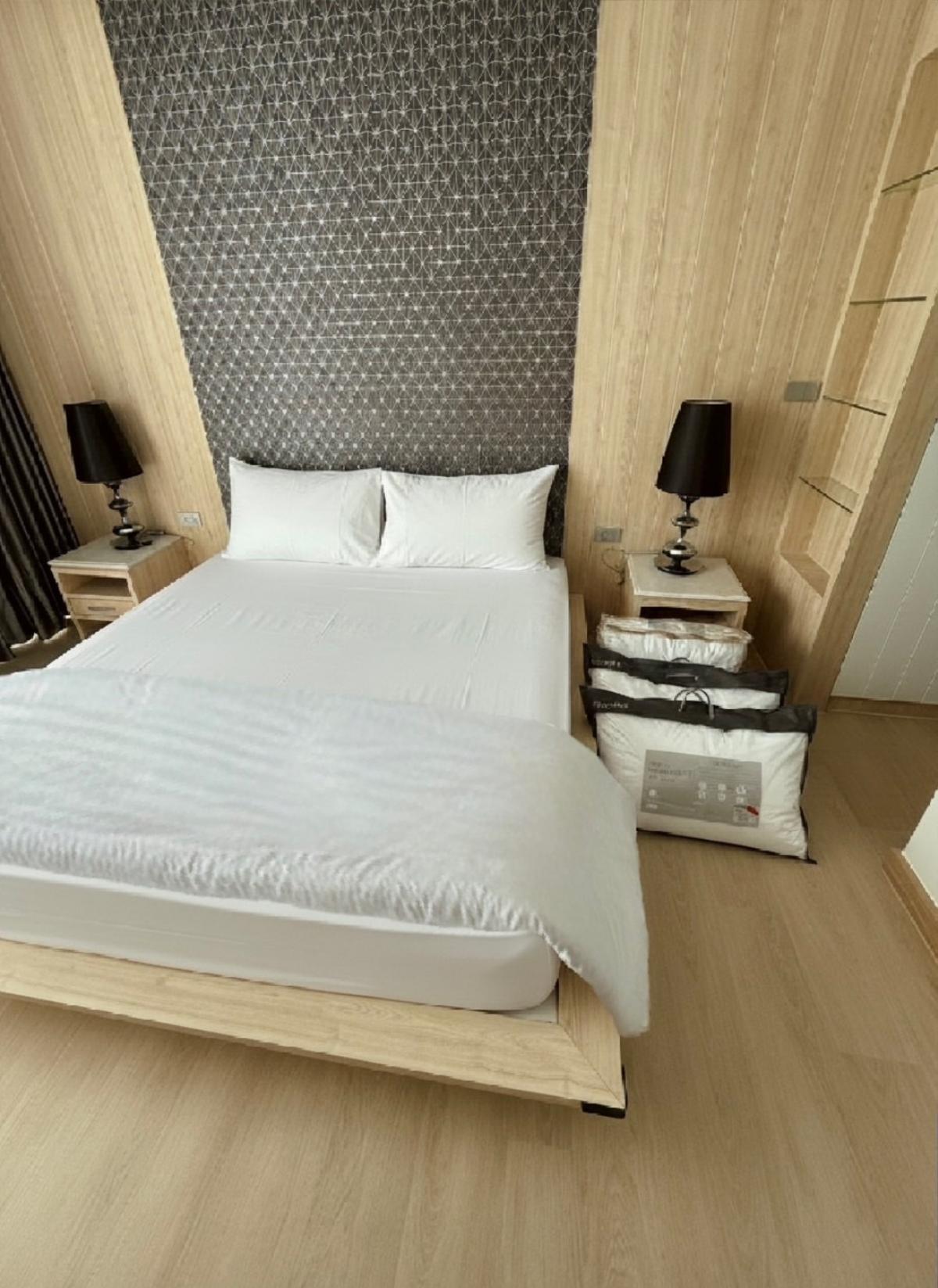 For RentCondoOnnut, Udomsuk : For rent: 1-bedroom condo Sky Walk (Weltz Residences) near BTS/MRT for only 40,000 THB/month!Area: 51.77 sq.m. with full amenities!