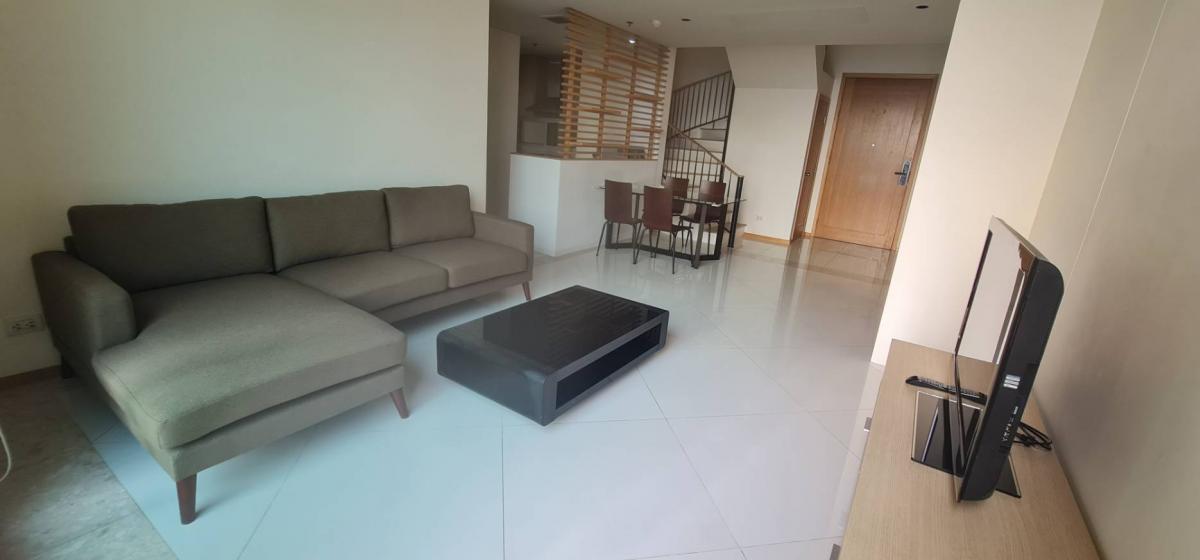 ให้เช่าคอนโดสาทร นราธิวาส : 28/01/2026, Luxury 2 Bedroom Condo@The Empire Place ใจกลางสีลม ติด BTS Chong Nonsi พื้นที่กว้าง 104 ตรม. พร้อมสระว่ายน้ำ ฟิตเนส ราคาเพียง 60,000 บาท/เดือน!