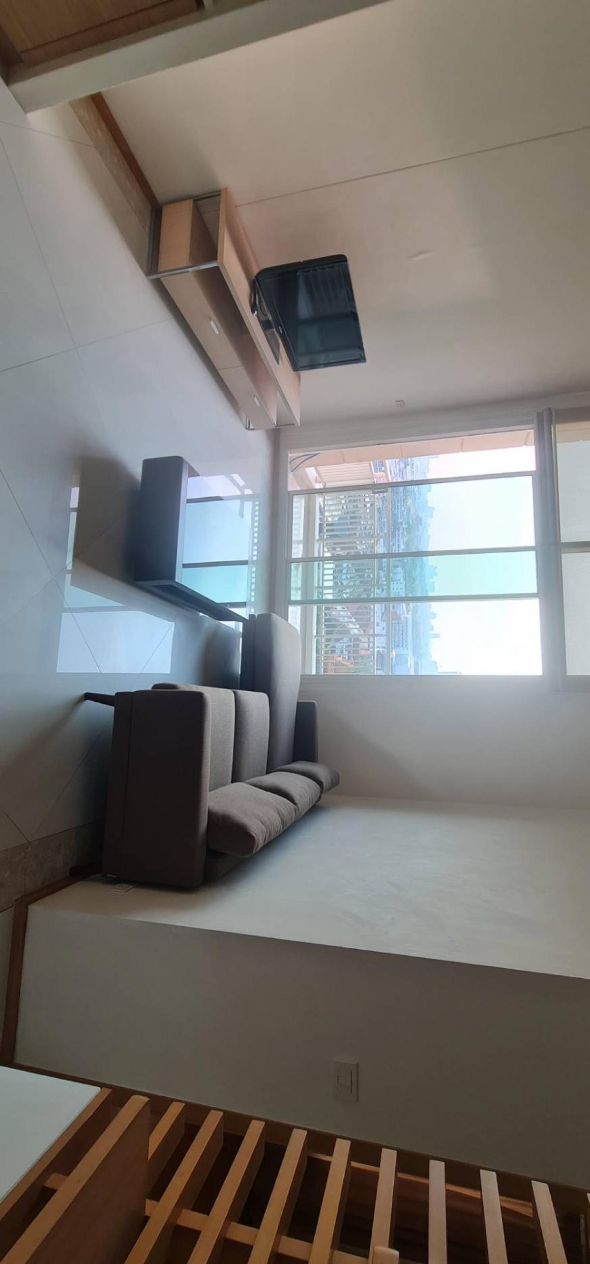 ให้เช่าคอนโดสาทร นราธิวาส : 28/01/2026, Luxury 2 Bedroom Condo@The Empire Place ใจกลางสีลม ติด BTS Chong Nonsi พื้นที่กว้าง 104 ตรม. พร้อมสระว่ายน้ำ ฟิตเนส ราคาเพียง 60,000 บาท/เดือน!