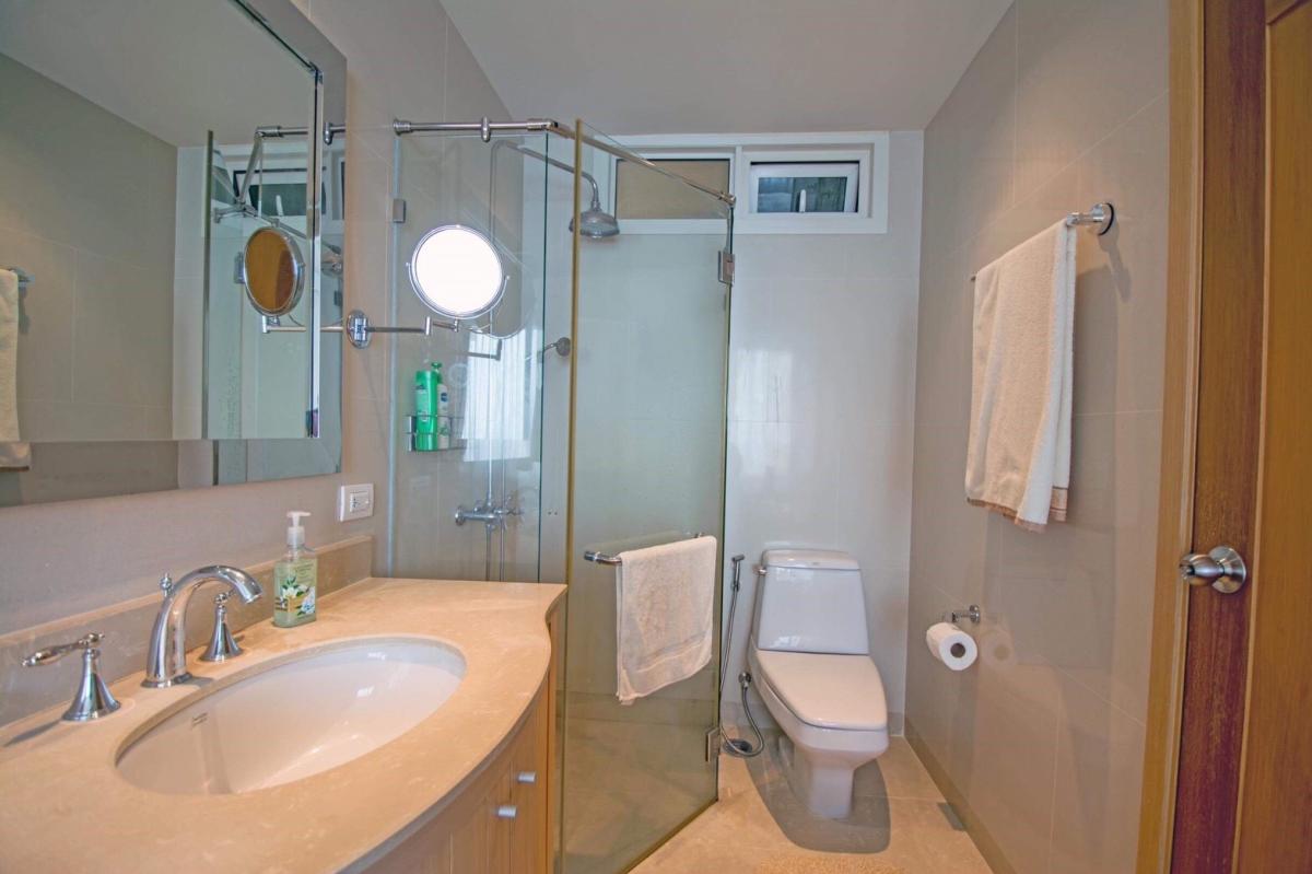 ให้เช่าคอนโดสาทร นราธิวาส : 28/01/2026, The Empire Place คอนโด 2 นอน ใจกลางสีลม เช่า 60,000 บาท ใกล้ BTS ชองนนทรี!