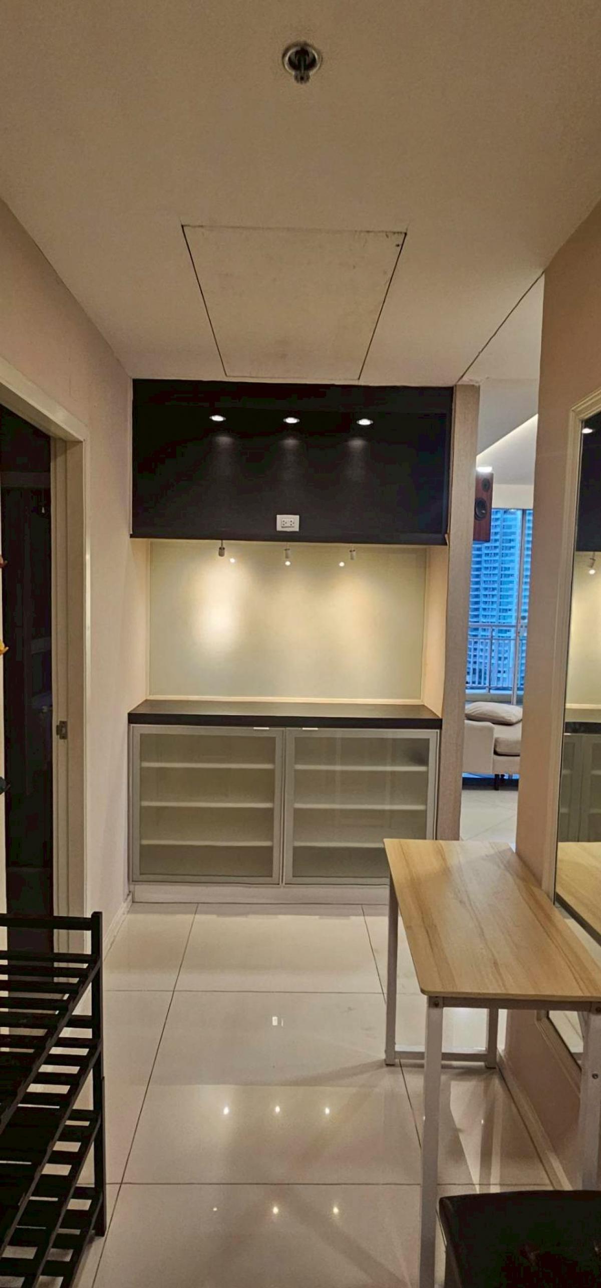 ให้เช่าคอนโดสาทร นราธิวาส : 28/01/2026, 2 Bedroom Condo Near BTS Chong Nonsi | The Empire Place 106 sqm Luxury Facilities & Prime Location - Rent 55,000 THB/Month!