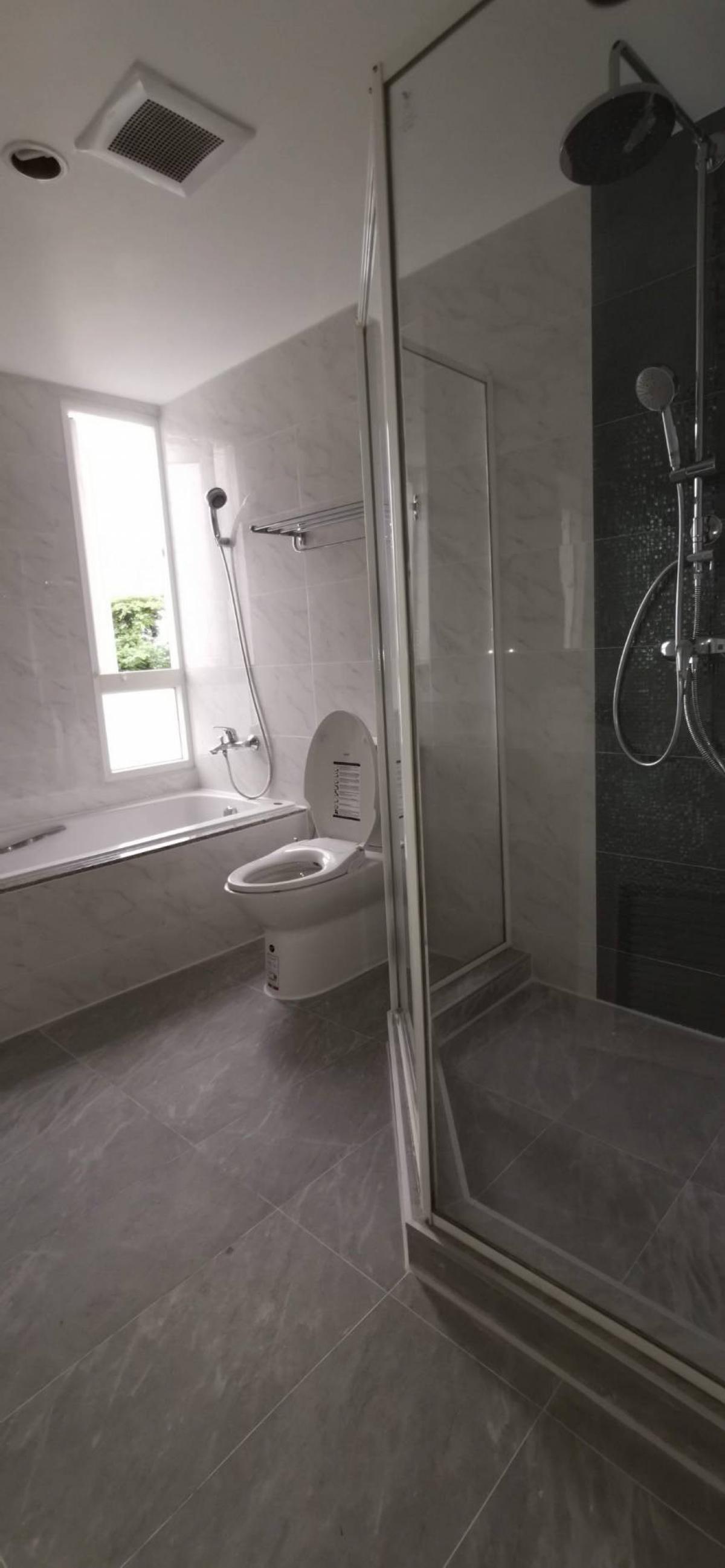 ขายคอนโดนานา : 28/01/2026, รวมค่าโอนคอนโดหรู 3 ห้องนอน ใจกลางนานา วิวเมืองสุดปัง! Baan Siri 13 ขนาด 114 ตร.ม. พร้อมอยู่ ราคาพิเศษ 12.5 ล้าน!