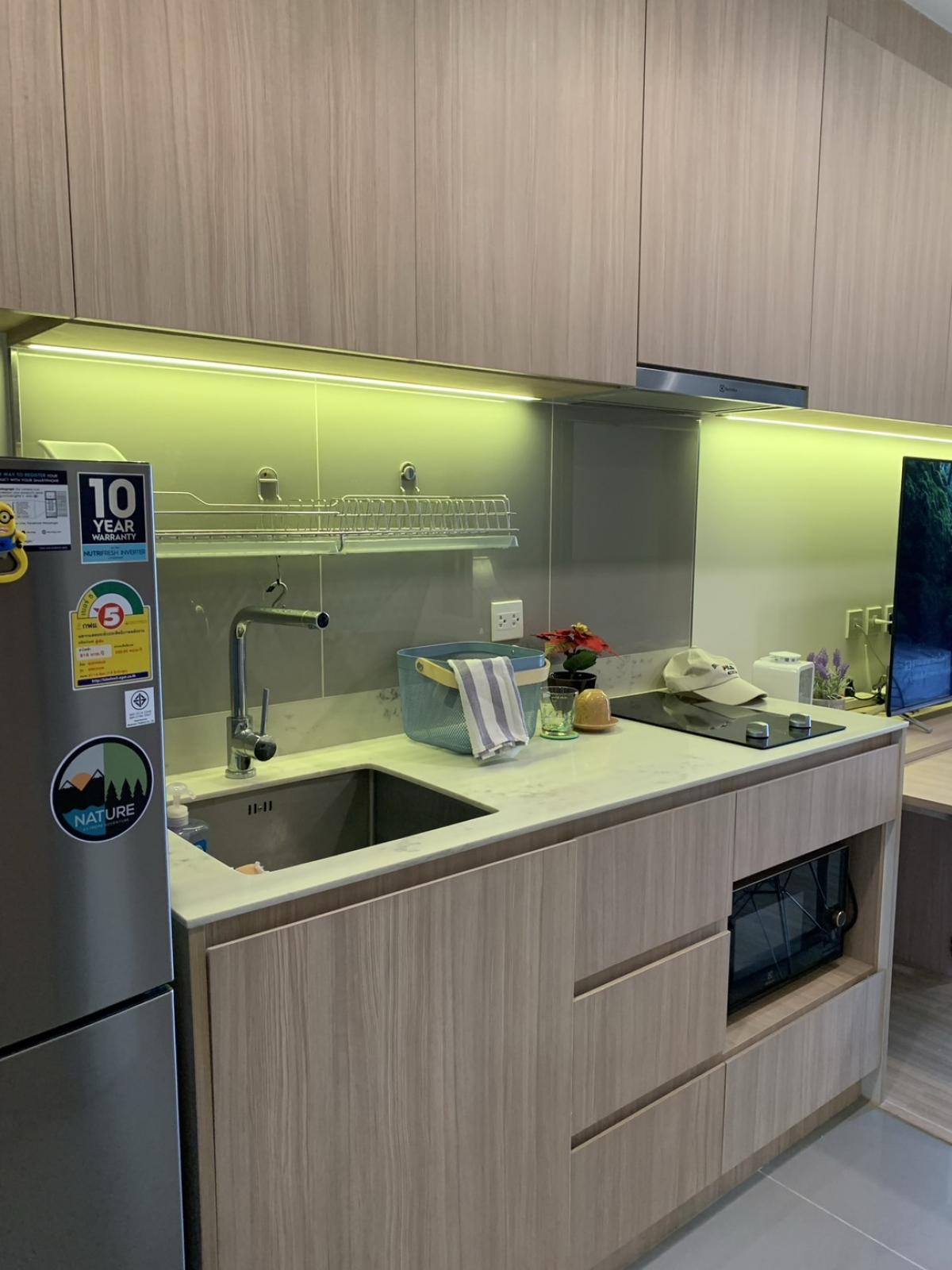 For SaleCondoSapankwai,Jatujak : Condo in the heart of Chatuchak! Just a 1-minute walk to BTS/MRT with complete amenitiesAffordable price of 3.7 million, 28 sq.m. ready to move in immediately!