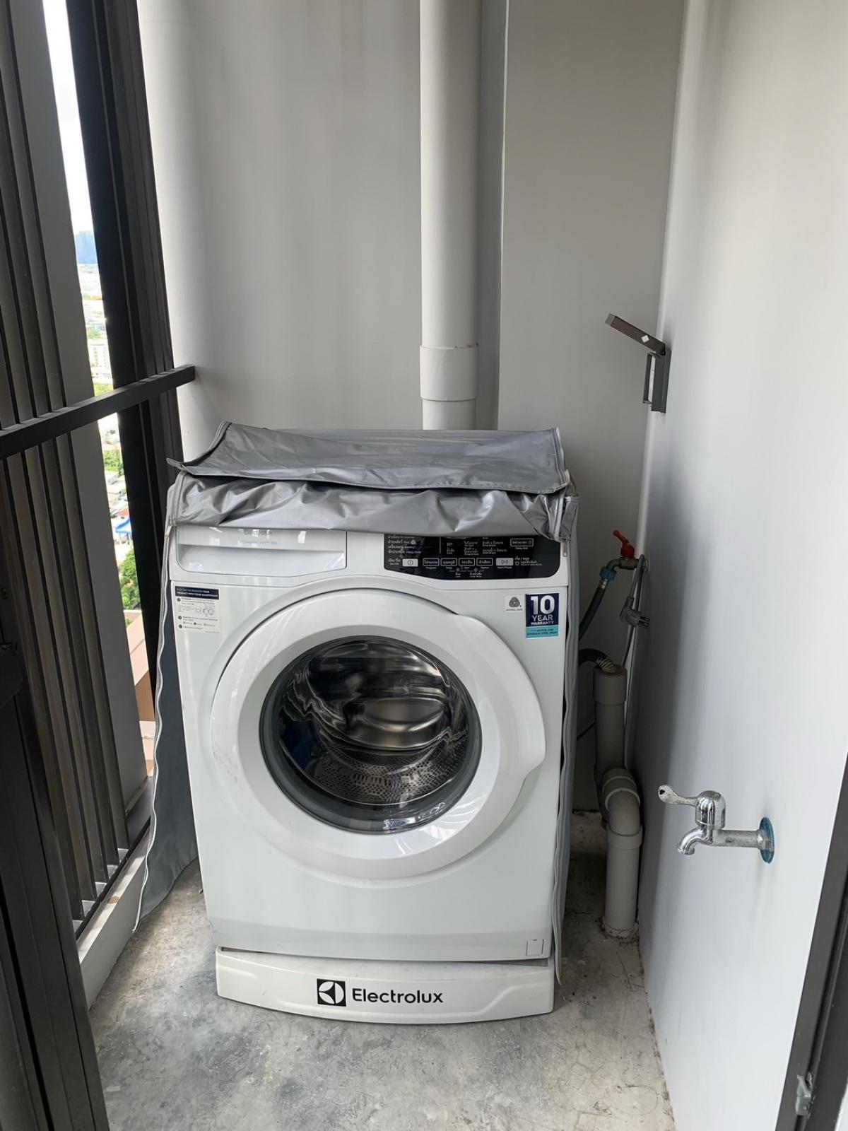 For SaleCondoSapankwai,Jatujak : Condo in the heart of Chatuchak! Just a 1-minute walk to BTS/MRT with complete amenitiesAffordable price of 3.7 million, 28 sq.m. ready to move in immediately!