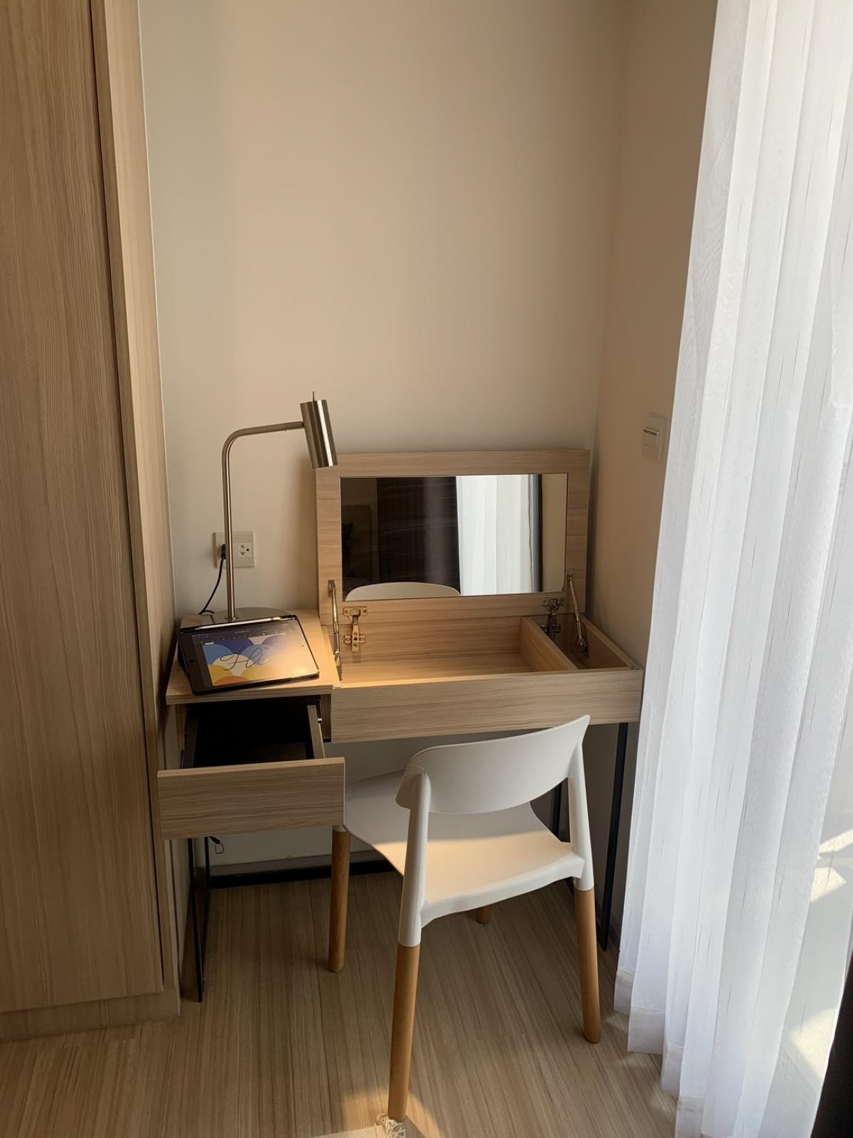 For SaleCondoSapankwai,Jatujak : Condo in the heart of Chatuchak! Just a 1-minute walk to BTS/MRT with complete amenitiesAffordable price of 3.7 million, 28 sq.m. ready to move in immediately!