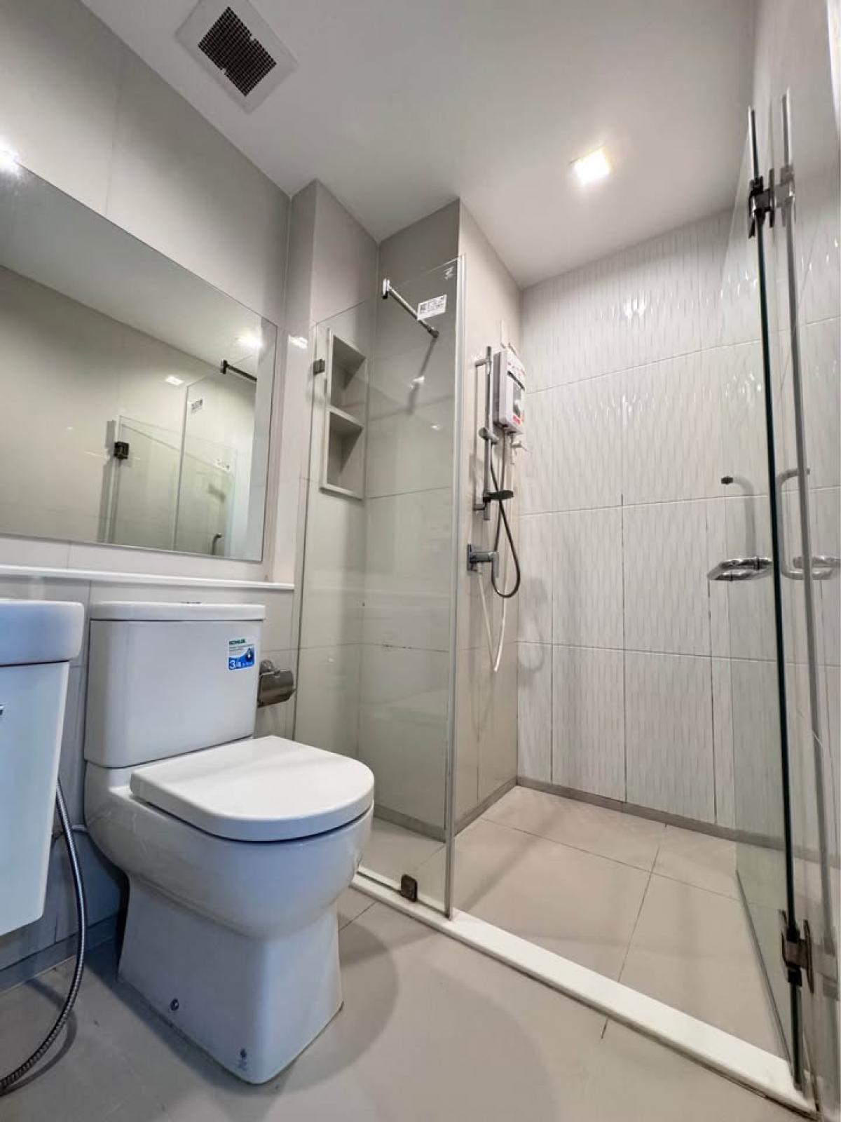 ขายคอนโดพระราม 9 เพชรบุรีตัดใหม่ RCA : 06/02/2026, รวมค่าโอนชีวิตใหม่ใจกลางแยกพระราม 9! 1 ห้องนอน 35 ตร.ม. ราคา 4.34 ลบ. ที่ Life Asoke Hype