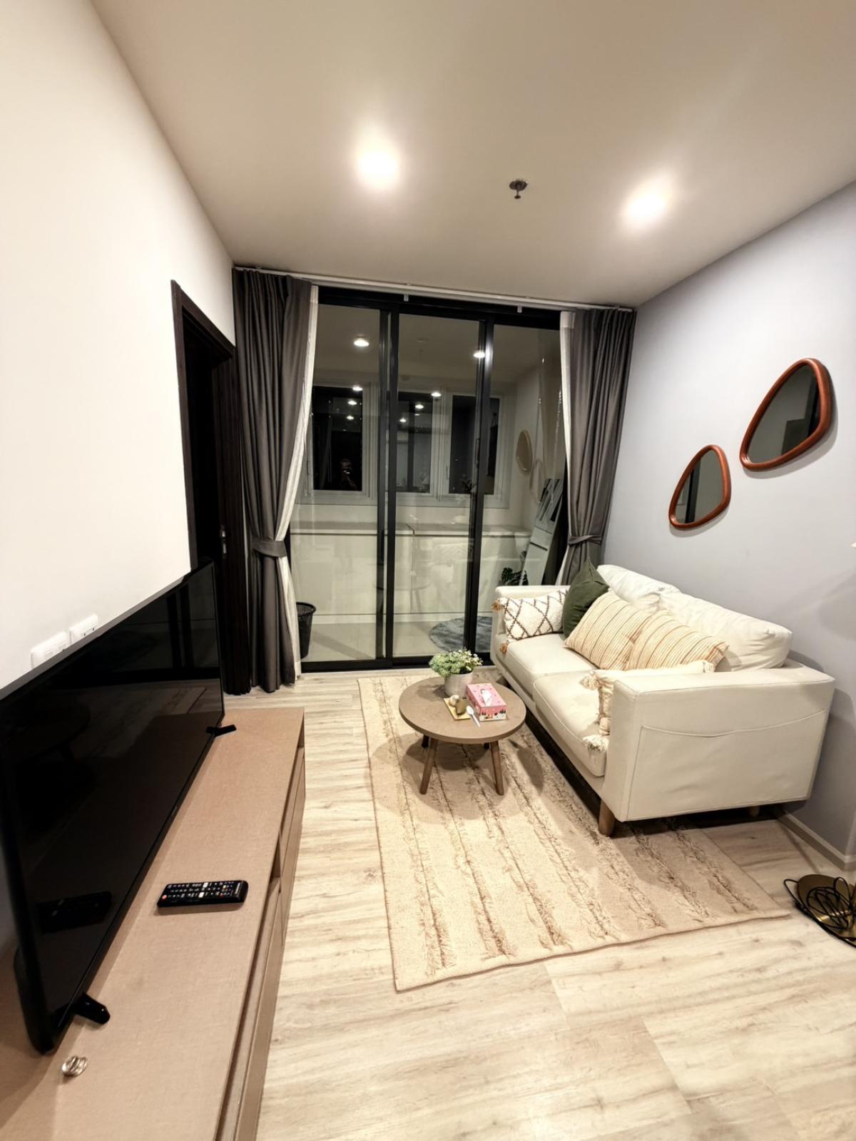 For SaleCondoRatchadapisek, Huaikwang, Suttisan : 03/04/2026, Looking for a condo in the heart of Ratchada! XT Huai Khwang 1 bedroom, special price of only 4.65 million
Near MRT Huai Khwang - Shopping & complete lifestyle available for immediate viewing! 0642748883