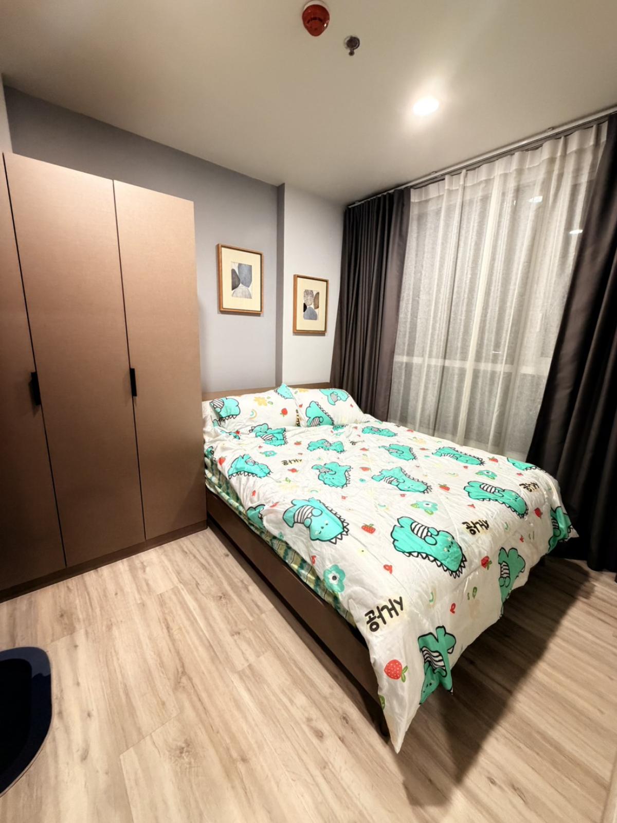 For SaleCondoRatchadapisek, Huaikwang, Suttisan : 03/04/2026, Looking for a condo in the heart of Ratchada! XT Huai Khwang 1 bedroom, special price of only 4.65 million
Near MRT Huai Khwang - Shopping & complete lifestyle available for immediate viewing! 0642748883