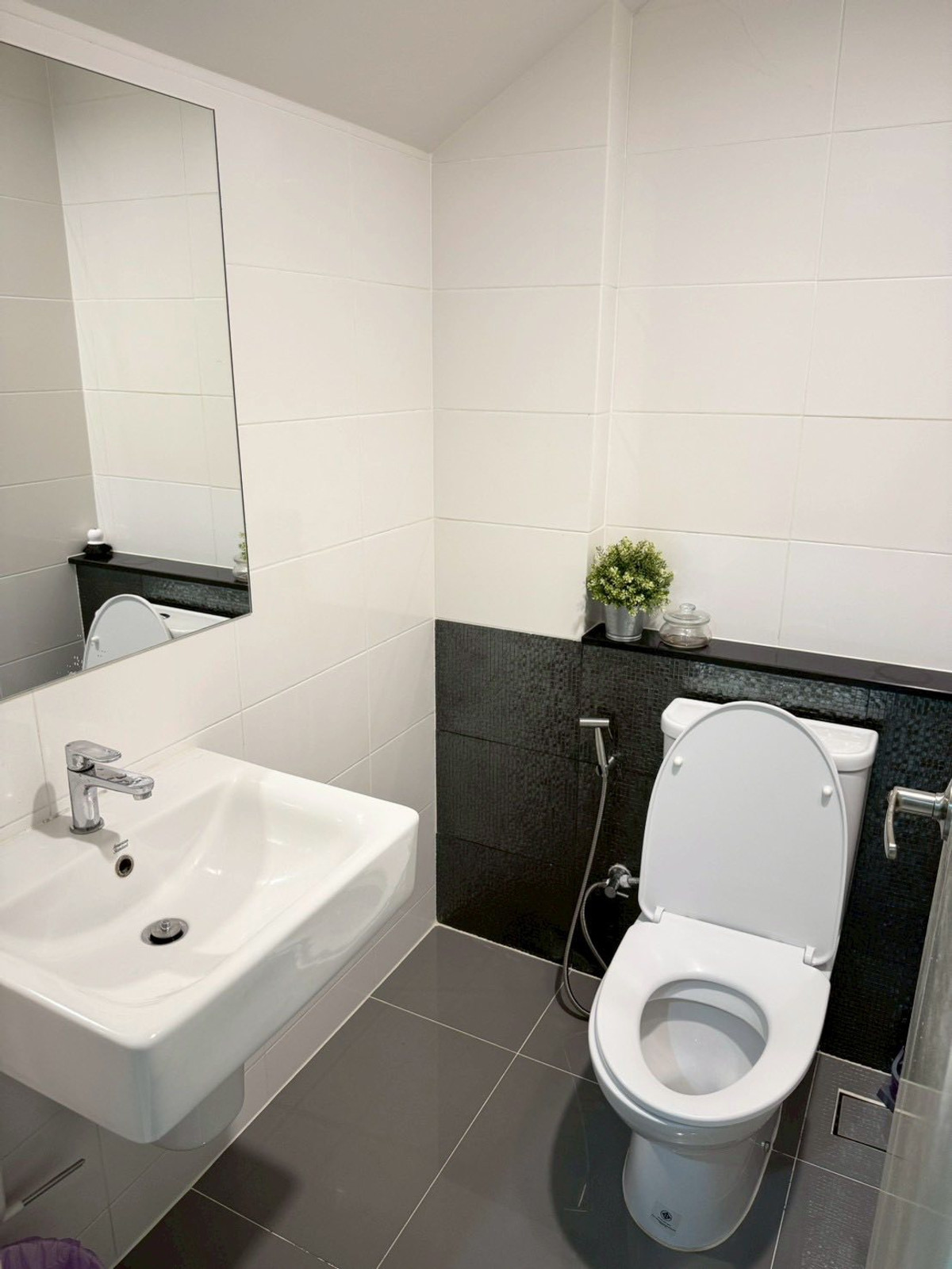 ขายทาวน์โฮมเสรีไทย-นิด้า : ทาวน์เฮ้าส์ขายด่วน 🔥 Baan Klang Muang Ladprao-Serithai 🔥 3 ห้องนอน 3 ห้องน้ำ ติดถนนใหญ่ เพียง5 นาทีถึงทางด่วน กาญจนา-มอเตอร์เวย์