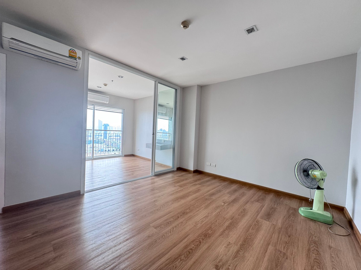 ขายคอนโดลาดพร้าว เซ็นทรัลลาดพร้าว : ขายด่วน ห้องสวย รีโนเวทใหม่ทั้งห้อง ฝั่งไทยรัฐ วิวโล่ง พร้อมขาย สอบถามได้ครับ