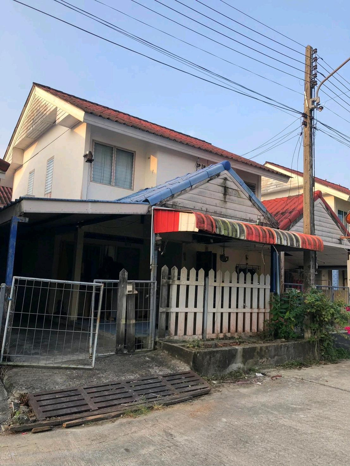 นครศรีธรรมราช : บ้านแฝดเอื้ออาทร ใจกลางเมืองนครศรีฯ โอกาสหายาก ทำเลดี ดีมานส์เช่าสูง