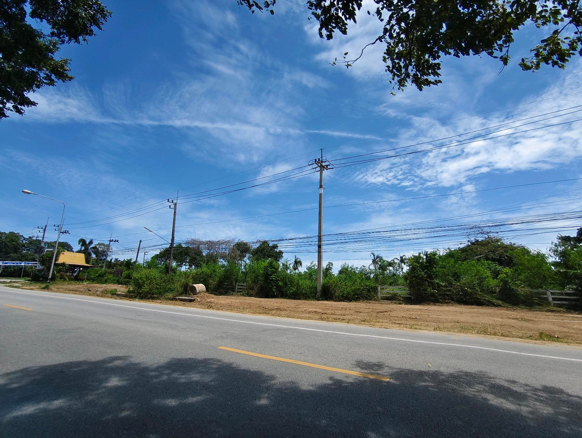 ขายที่ดินพัทยา บางแสน ชลบุรี สัตหีบ : ขายที่ดินพัทยา 31 ไร่ ❗ ใกล้ขอบอ่างเก็บน้ำมาบประชัน 🌲วิวมุมสูงขอบอ่าง 