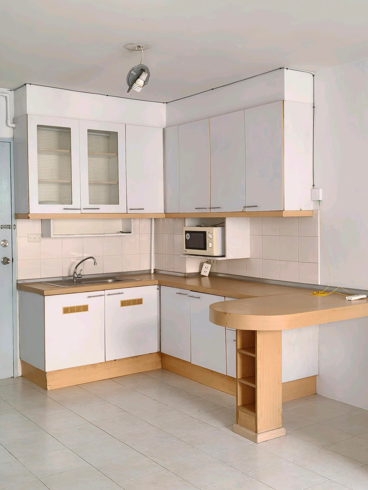 For SaleCondoBangna, Bearing, Lasalle : Condo for sale, 1 bedroom, Building 12, 7th floor, ready to move in.