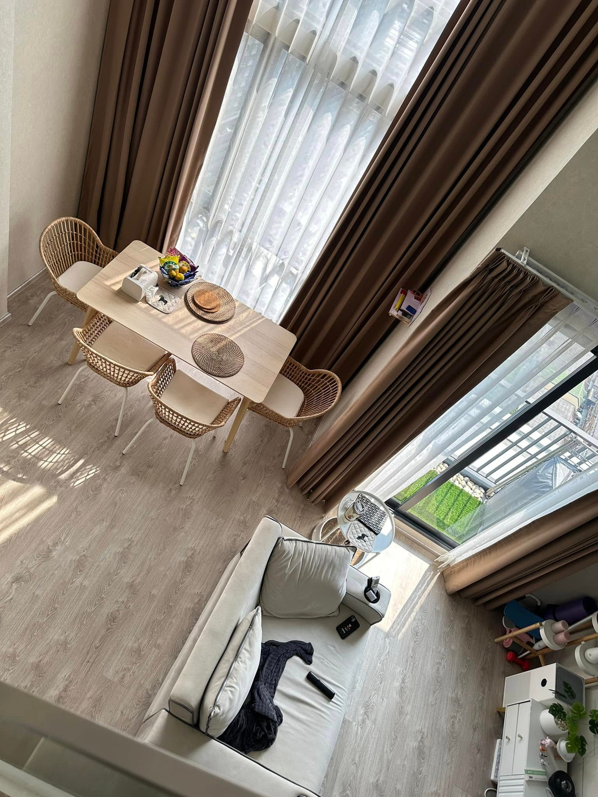 CondoRama9, Petchburi, RCA : 2-story condo, 1 bedroom, 1 bathroom, 1 living room.