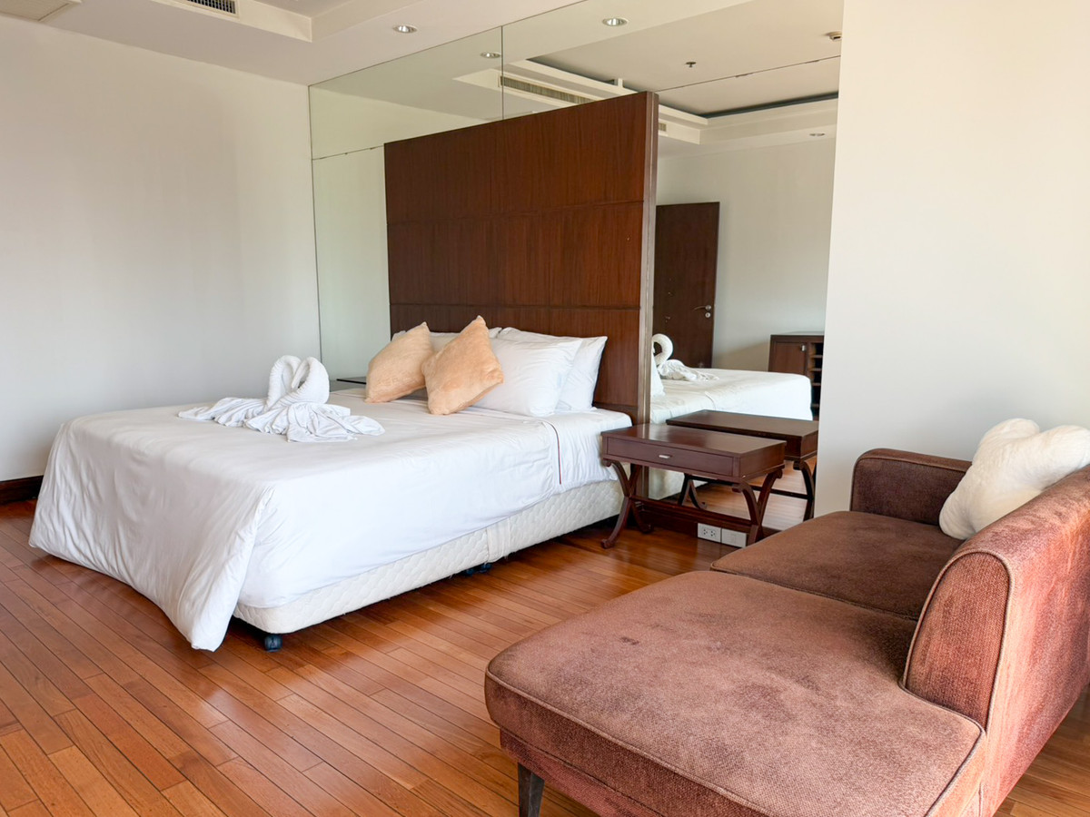 ให้เช่าคอนโดวิทยุ ชิดลม หลังสวน : Royal Residence Park วิทยุ - ห้องใหญ่ 220 ตร.ม. ใกล้สวนลุมพินี พร้อมเข้าอยู่ Please call: 062-496-6454