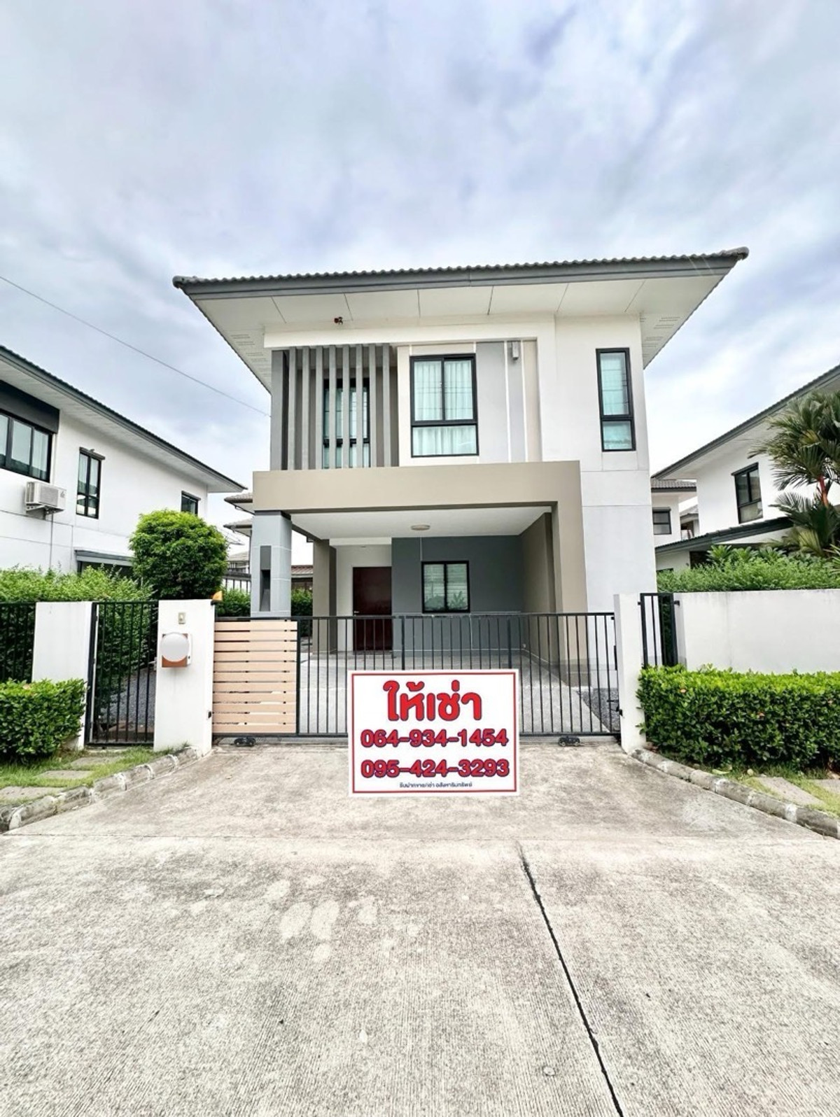 ให้เช่าบ้านพุทธมณฑล ศาลายา : 🏡 ให้เช่า‼️ บ้านเดี่ยวพร้อมอยู่ ✔️ 
🏡 หมู่บ้าน Zerene (ซีรีน) เพชรเกษม - พุทธมณฑลสาย 3 
