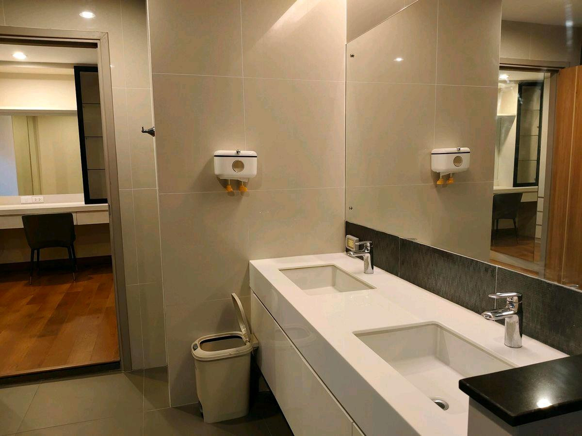 For RentHouseVipawadee, Don Mueang, Lak Si : 🍃✨ The house is at the beginning of the project. Near the entrance-exit, convenient travel, community location