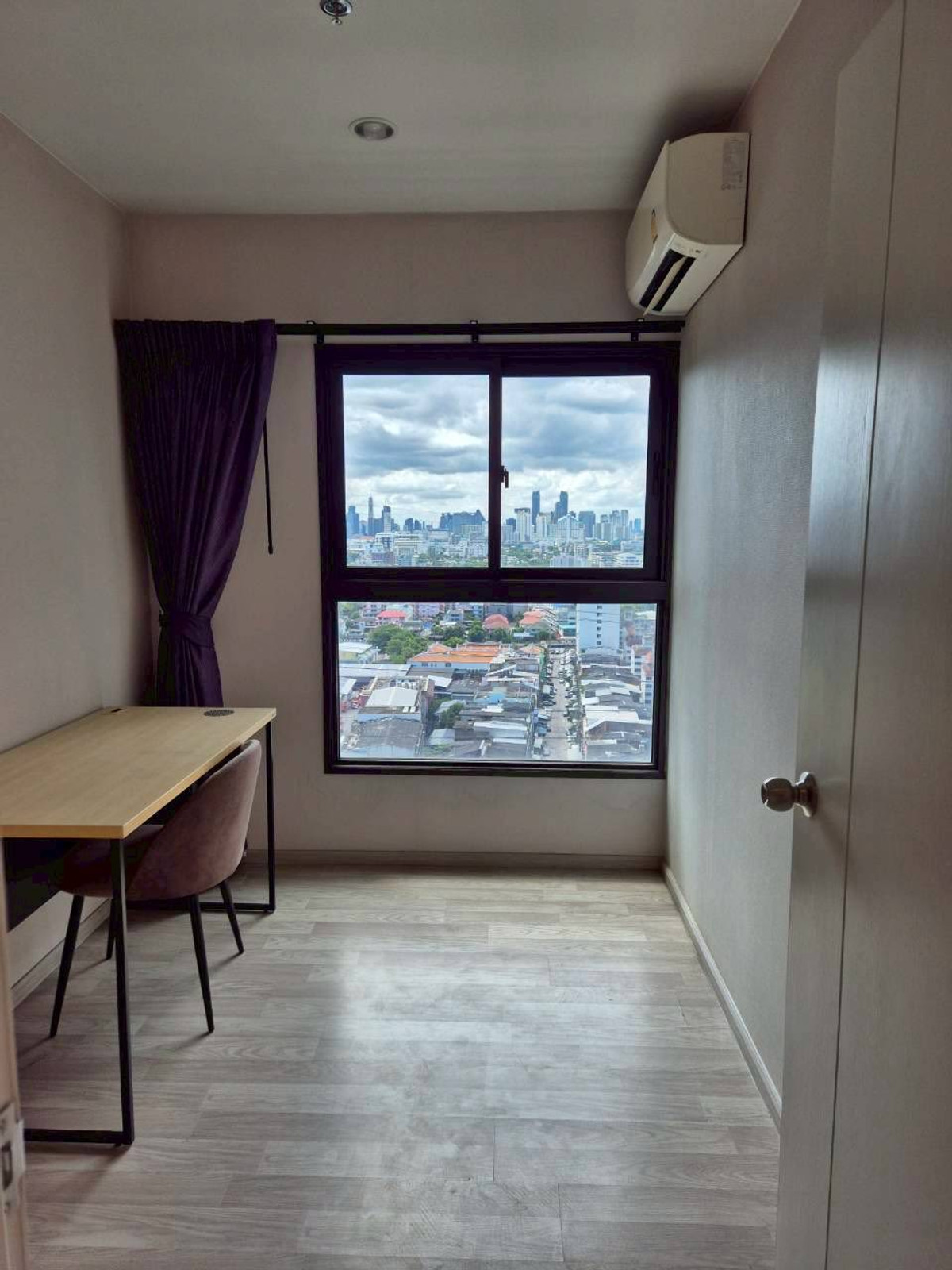 For SaleCondoRama9, Petchburi, RCA : Urgent Sale 📍 The Privacy Rama 9 📍 Fully furnished and equipped with appliances. Near Airport Link Ramkhamhaeng.