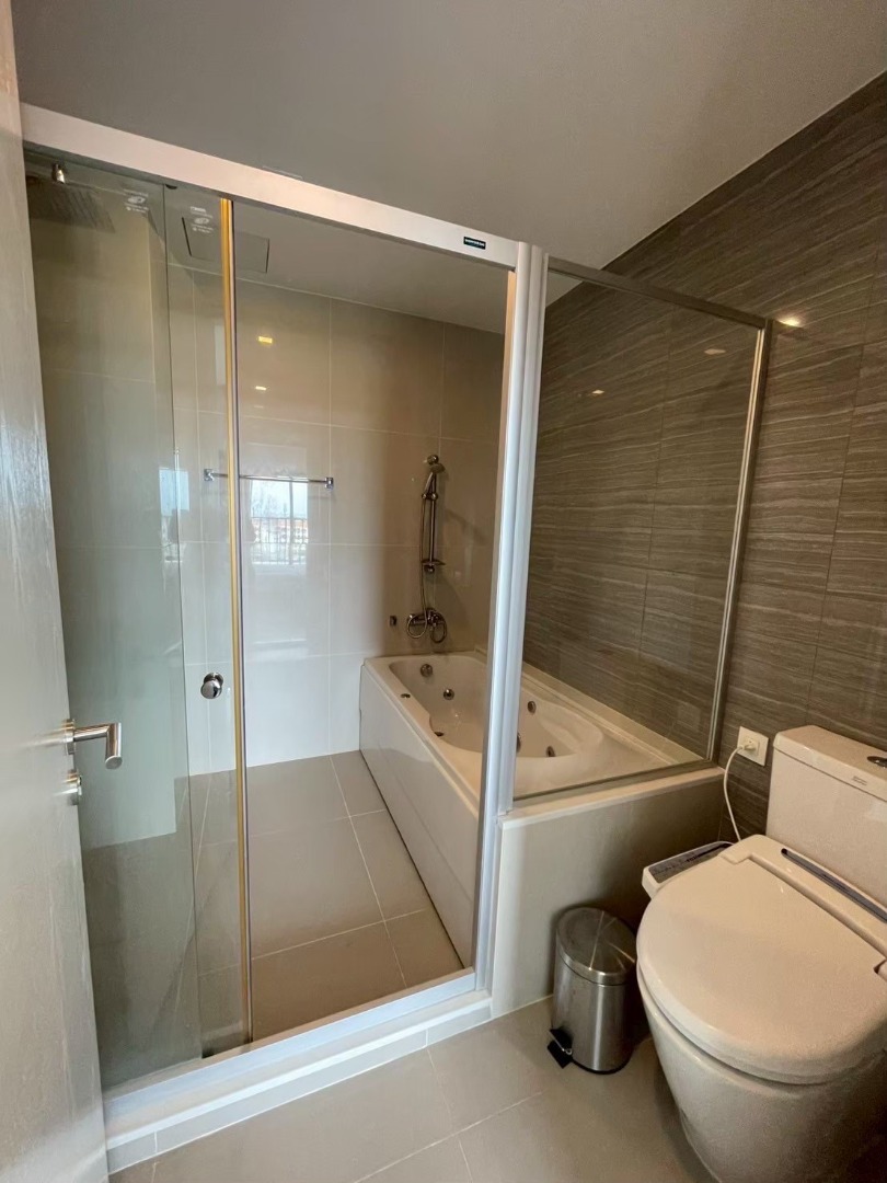 ให้เช่าคอนโดศรีราชา แหลมฉบัง บ้านบึง : 🔥เช่าด่วน🔥ไนท์บริดจ์ ดิ โอเชี่ยน ศรีราชา ติดถนนสุขุมวิท เฟอร์นิเจอร์ครบ พร้อมเข้าอยู่