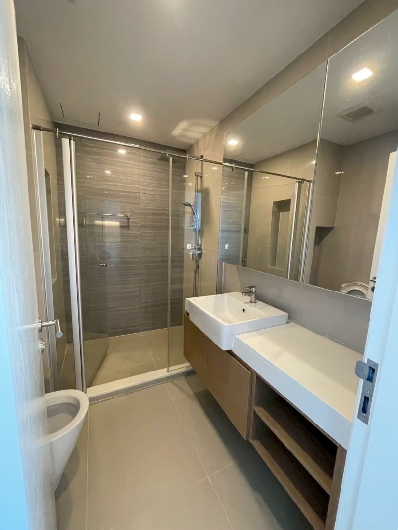 ให้เช่าคอนโดศรีราชา แหลมฉบัง บ้านบึง : 🔥เช่าด่วน🔥ไนท์บริดจ์ ดิ โอเชี่ยน ศรีราชา ติดถนนสุขุมวิท เฟอร์นิเจอร์ครบ พร้อมเข้าอยู่